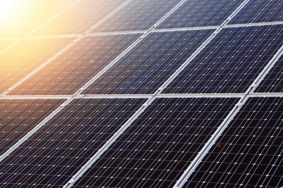 Nederlander vindt financieel voordeel zonnepaneel belangrijker dan milieu